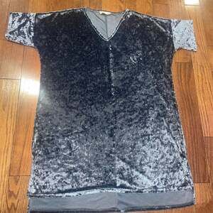 Peach Love California Crushed Velvet Short Sleeve V-Neck T-Shirt Top